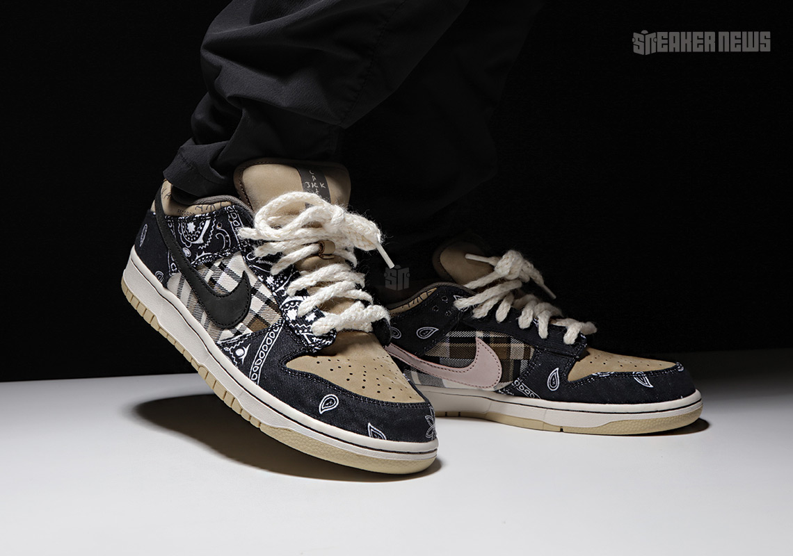 schedel Bel terug drempel Travis Scott Nike Dunks - Photos + Release Date | SneakerNews.com