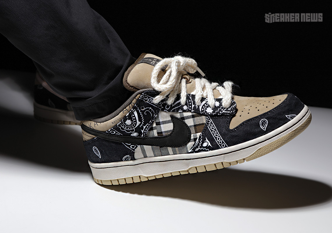 Travis Scott Nike Sb Dunk Low Beauty Shot 16