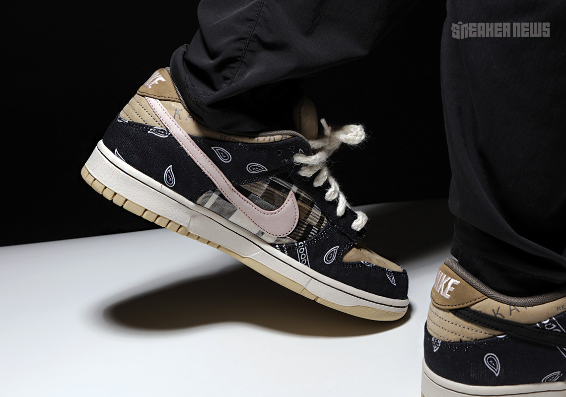 Travis Scott Nike Sb Dunk Low Beauty Shot 18