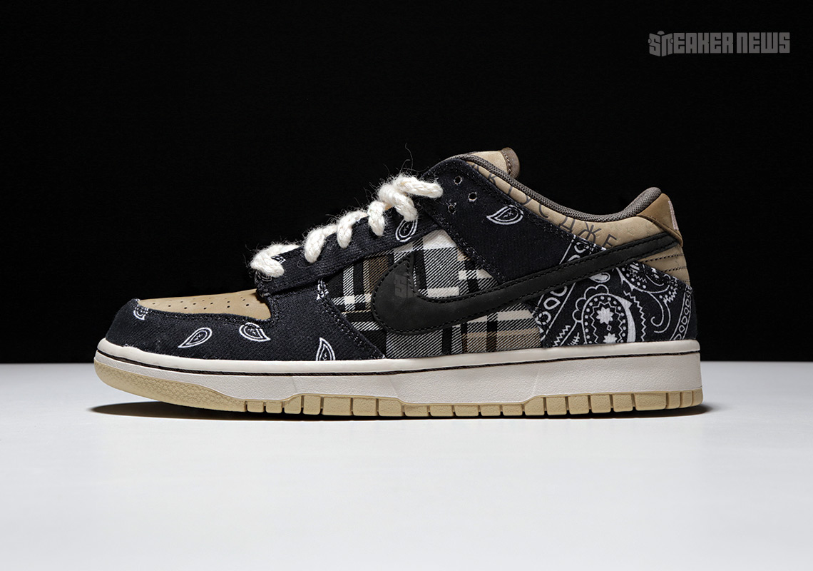 Travis Scott Nike Sb Dunk Low Beauty Shot 2