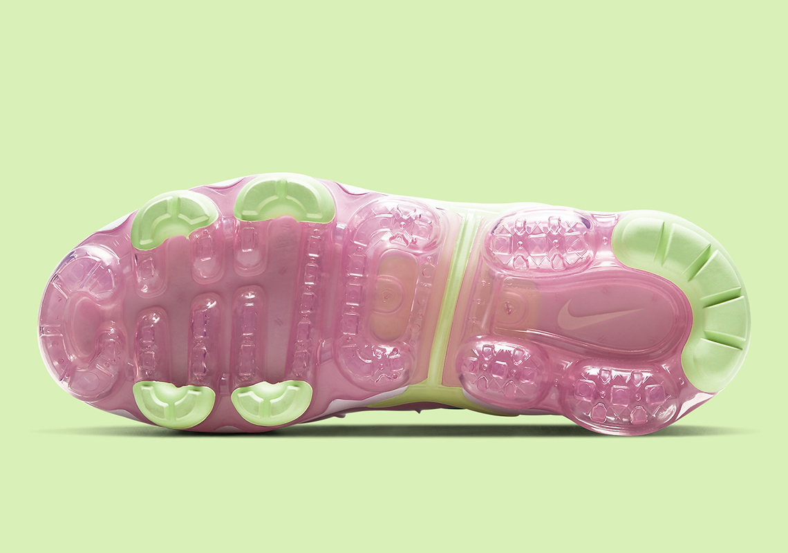 vapormax plus green and pink