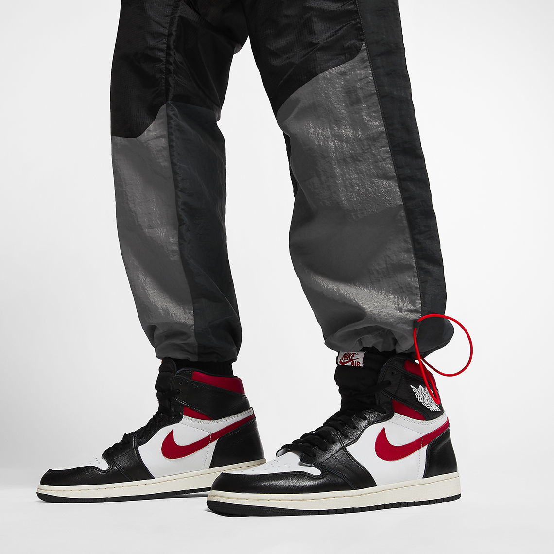 black jordan track pants