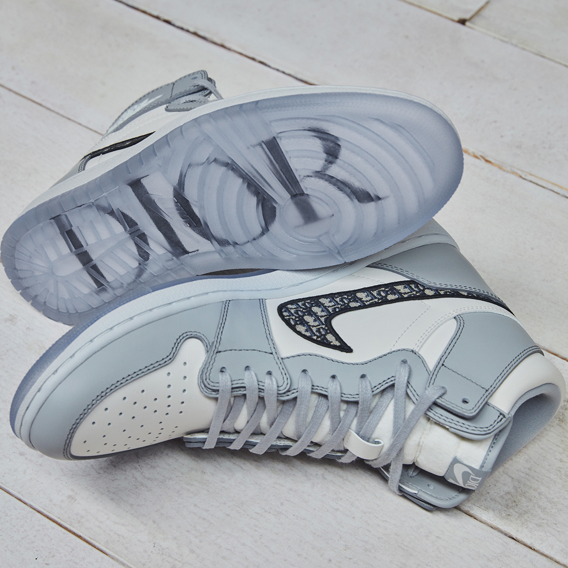 How To Buy AIR DIOR Jordan 1 Shoes 