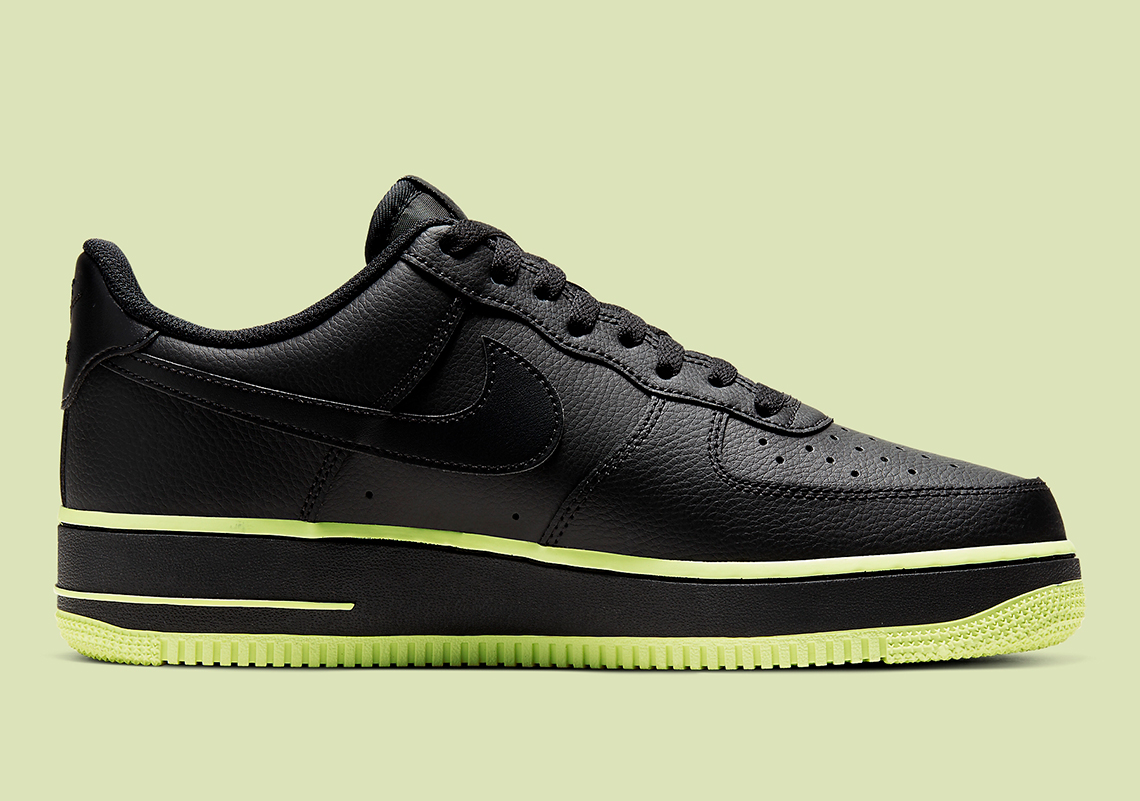 Nike Air Force 1 Black Volt Cj1393 003 6