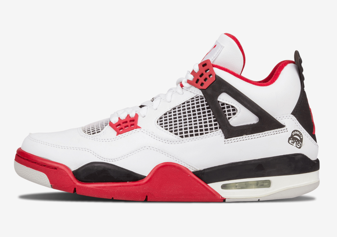 Air Jordan 4 