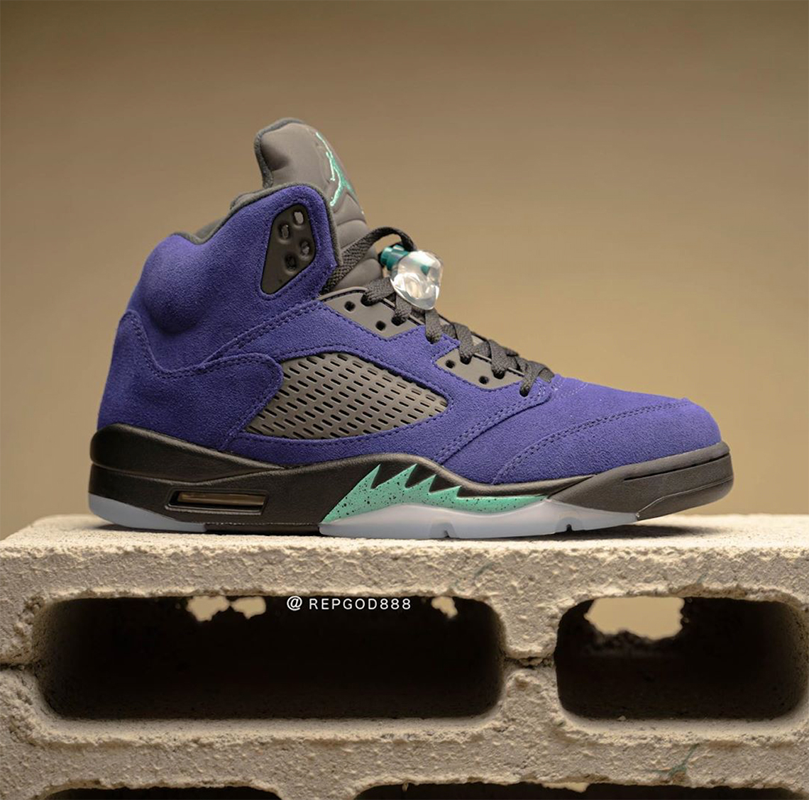 Air Jordan 5 Reverse Grape 136027 500 1