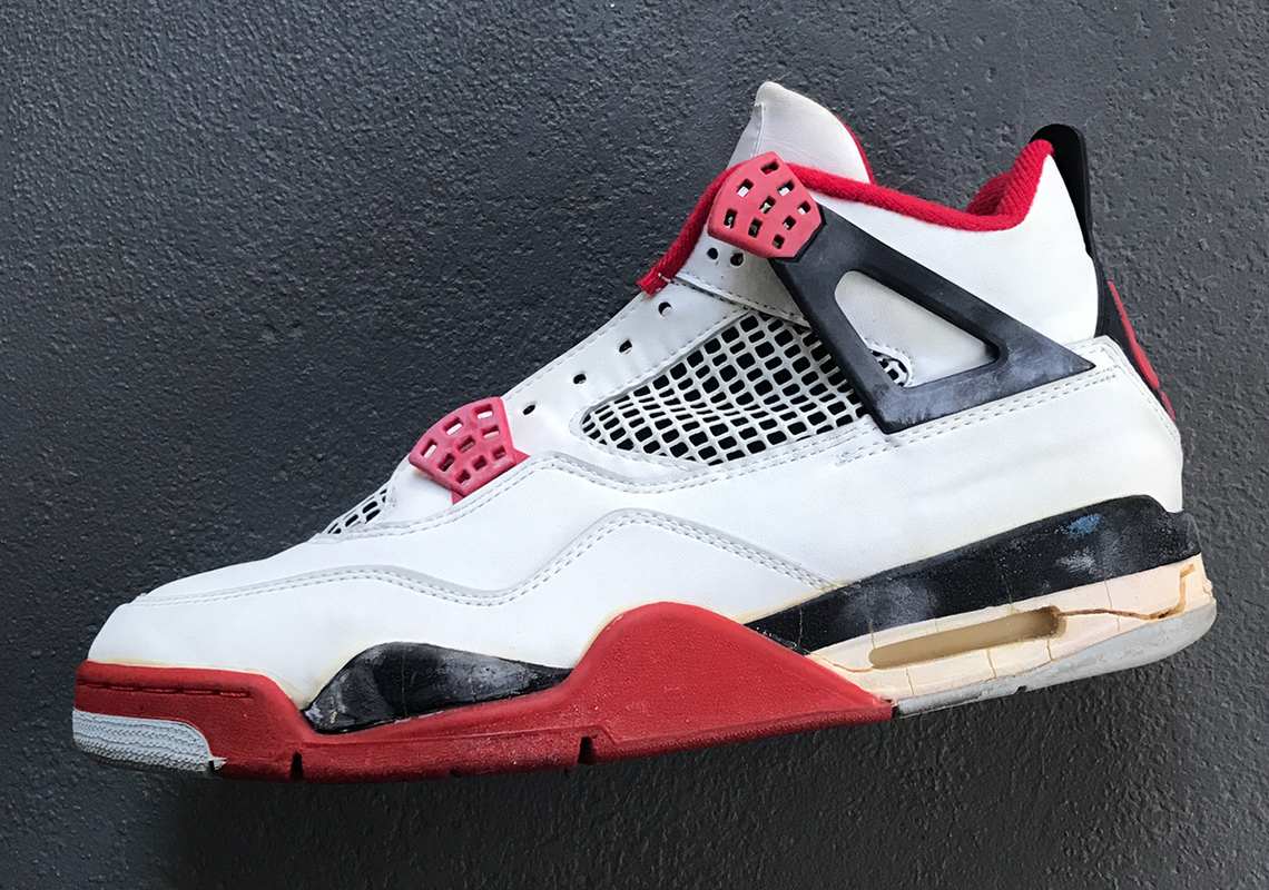 red black and white 4s