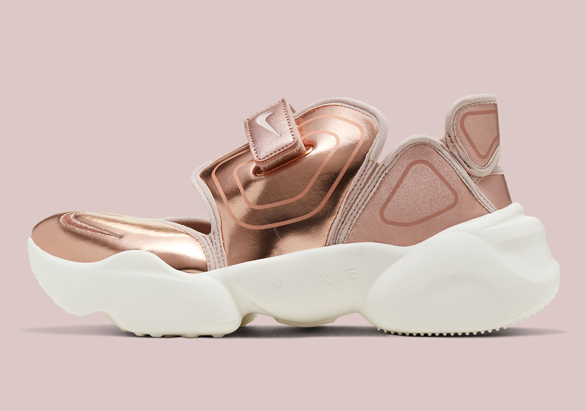 harga nike aqua rift