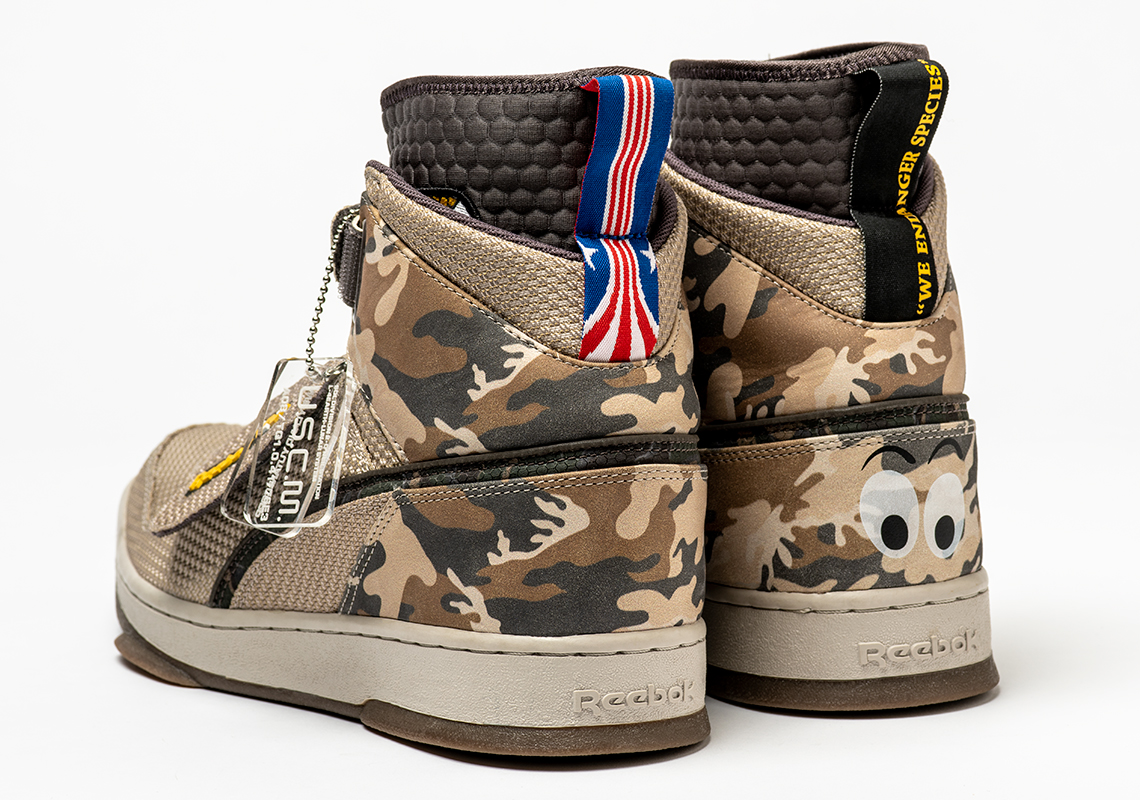 Reebok Alien U.S.C.M. Bug Stomper 