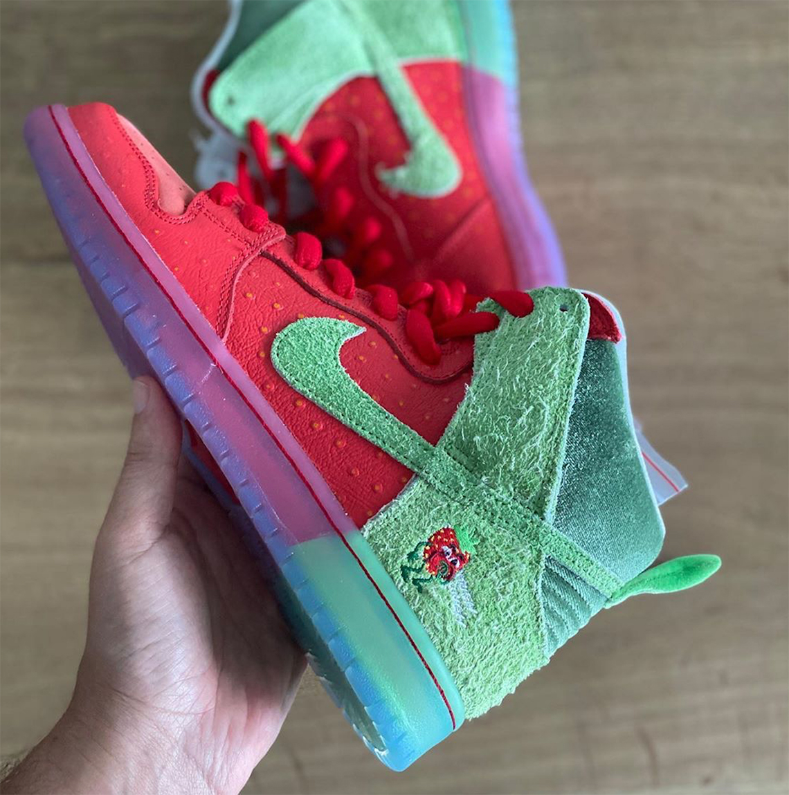 strawberry cough nike price