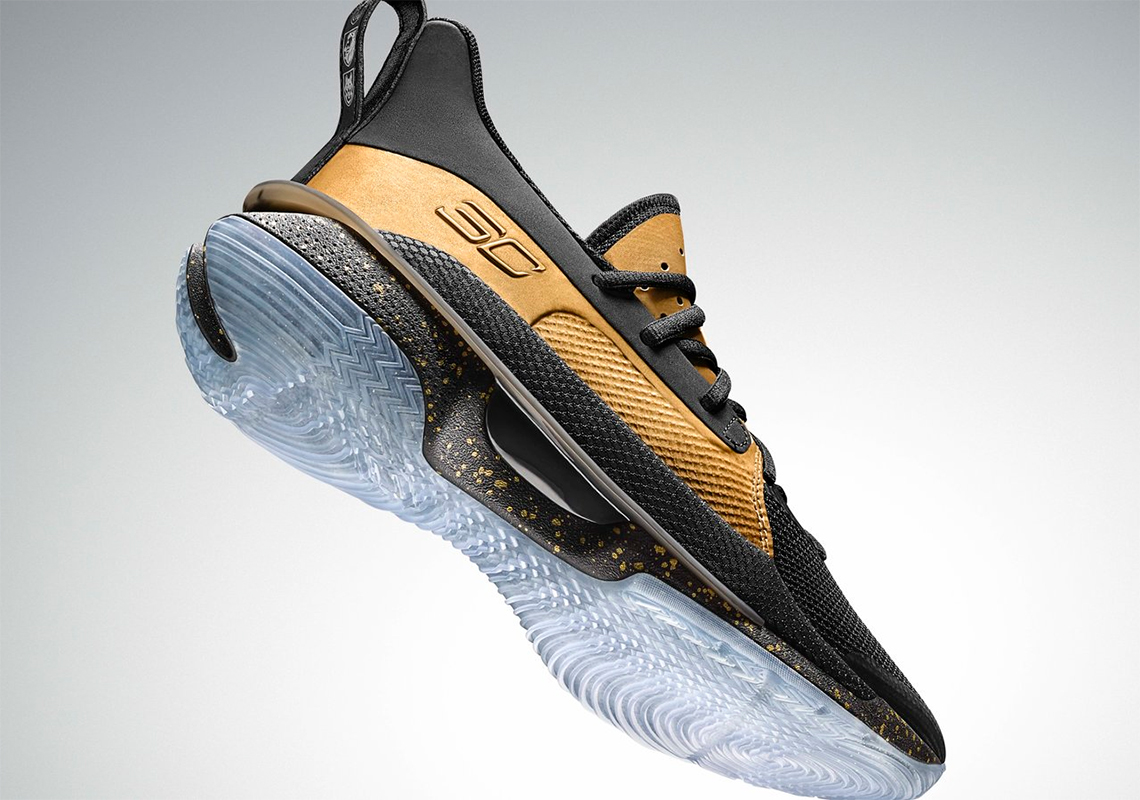 steph curry black and gold shoes