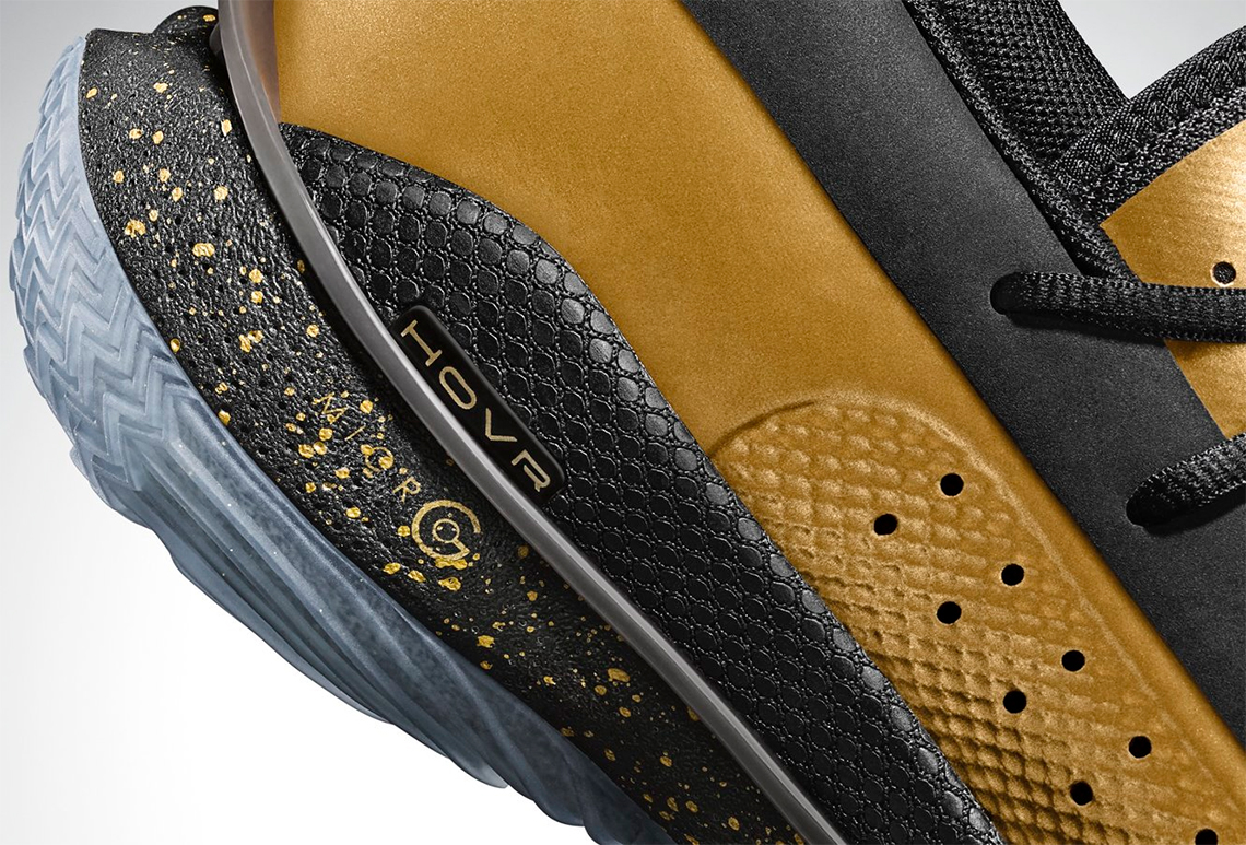 curry 7 black and gold