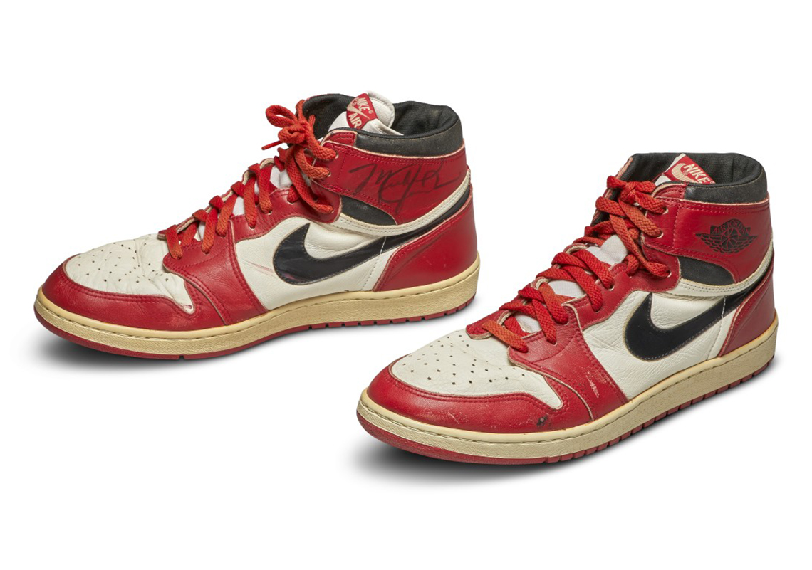 A Game-Worn Autographed Air Jordan 1 Player Sample Is Going Up For Auction
