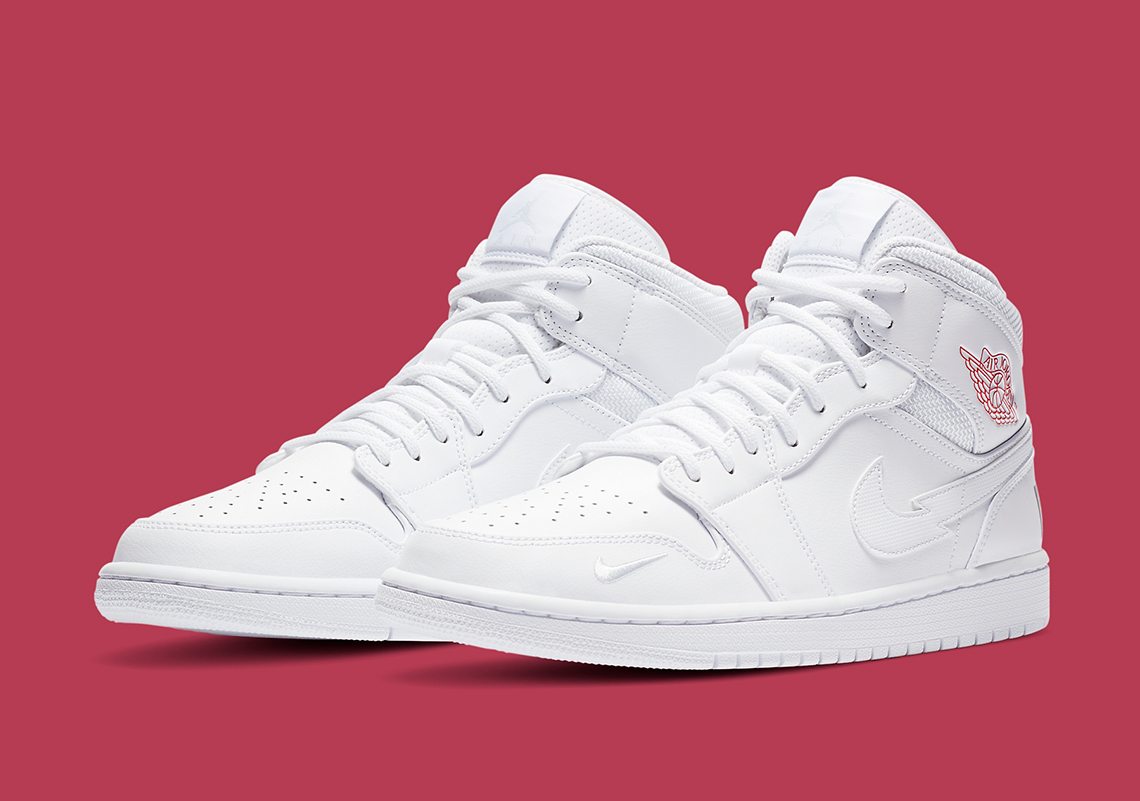 air jordan 1 mid se nike swoosh on tour