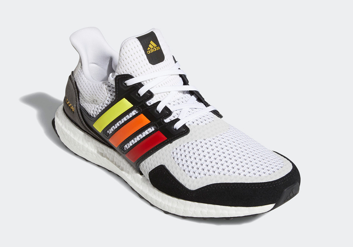 adidas boost pride