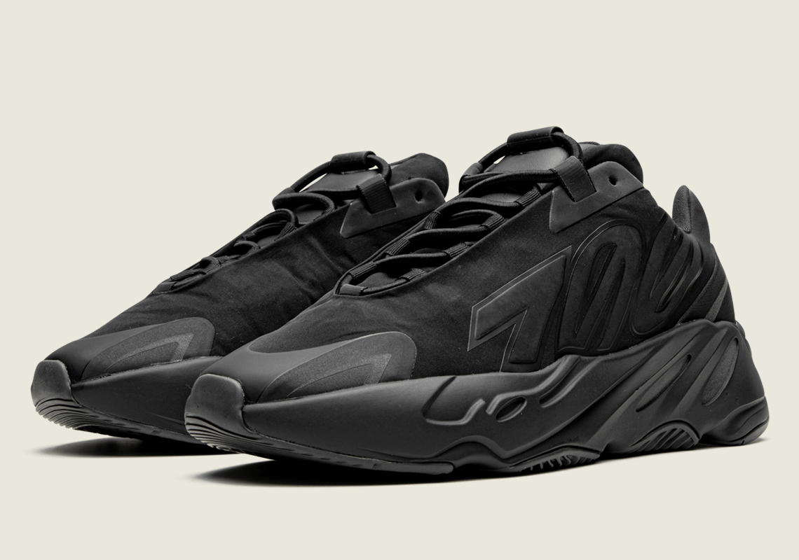 yeezy boost 700 adults