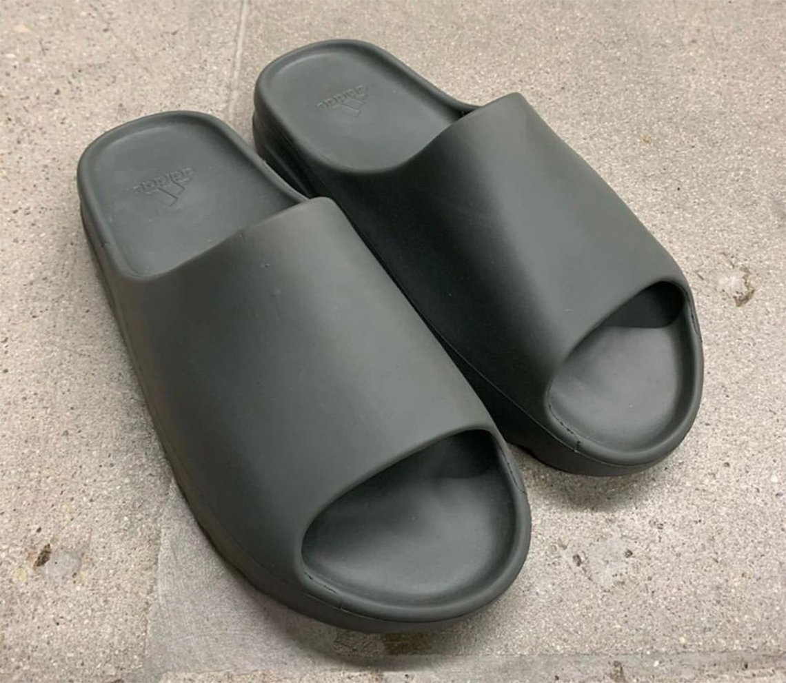 yeezy slides coming out