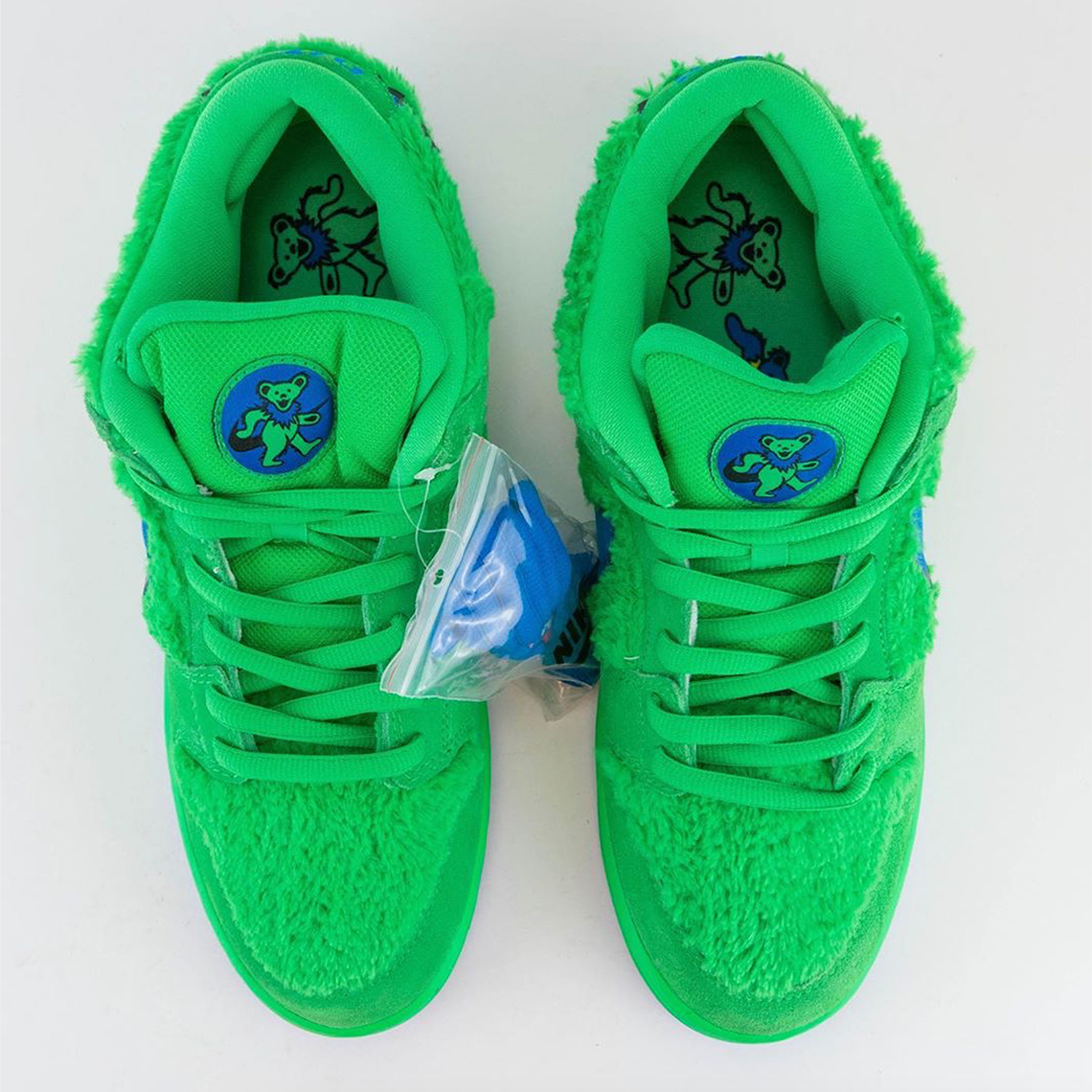 Grateful Dead Nike SB Dunk Green CJ5378-300 | SneakerNews.com