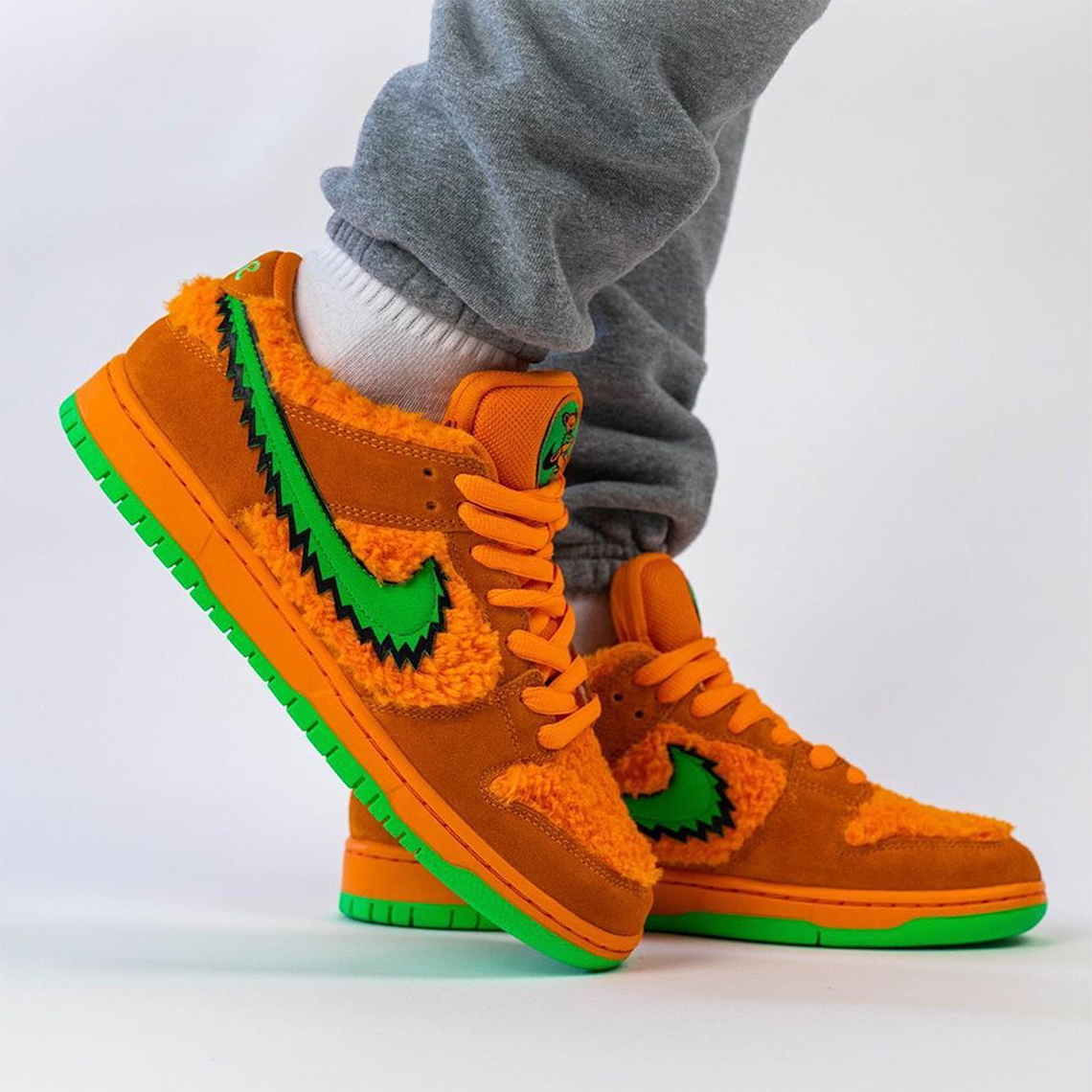 Grateful Dead Nike SB Dunk Bear Orange Green CJ5378-800 | SneakerNews.com