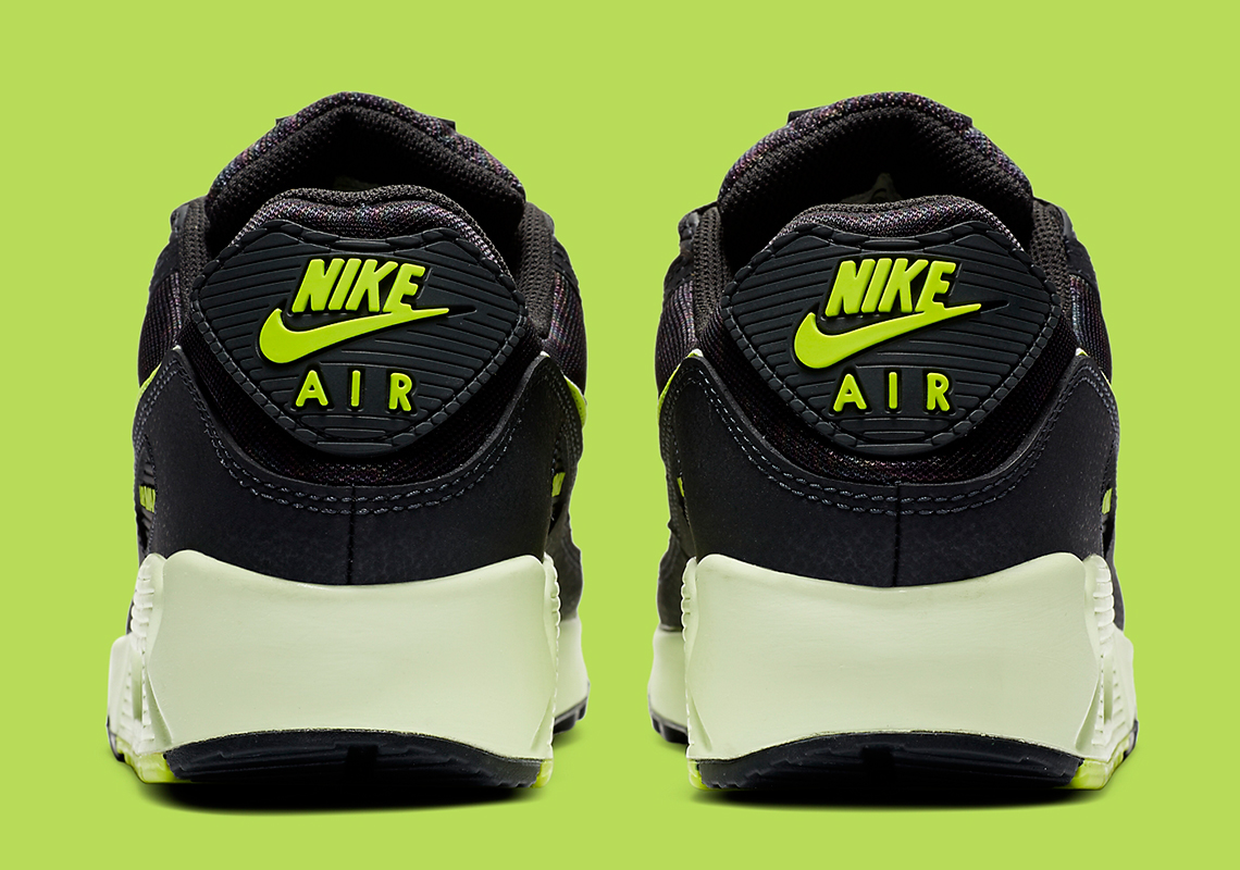 partiskhed absorption Fern Nike Air Max 90 Black Green CZ0378-001 | SneakerNews.com