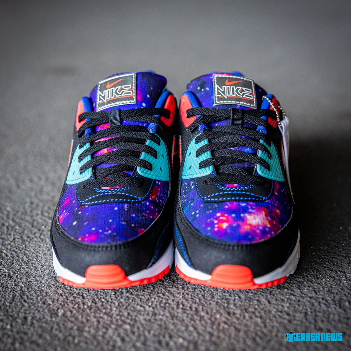 air max 90 galaxy foot locker