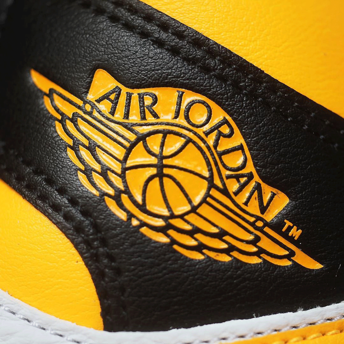 Air Jordan 1 Mid Black Yellow 2020 4