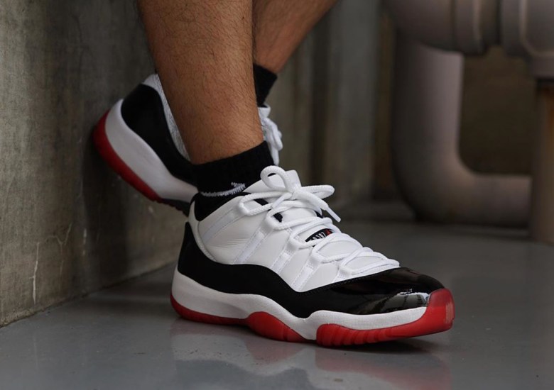 Nike Men's Air Jordan 11 Retro Low Concord Bred Basketball Sneakers (12)