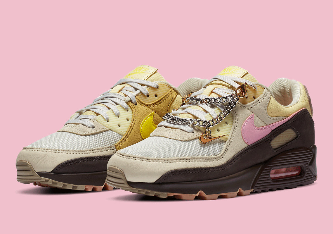 Nike Adds A Cuban Link Bracelet Hangtag To Women's Air Max 90