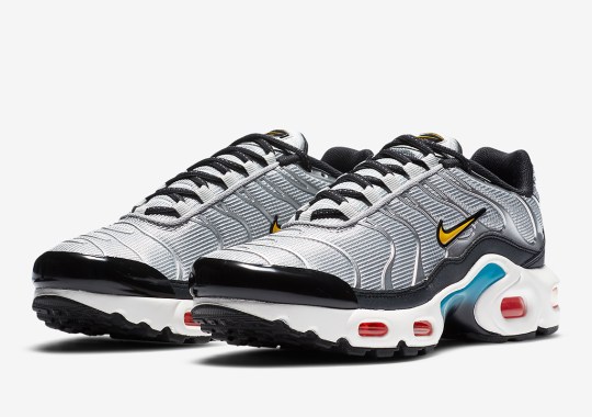 Official Images Of The Nike Air Max Plus “Sky Nike”