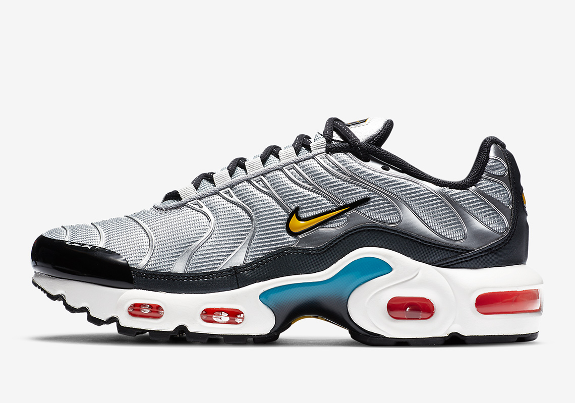 nike air maxs plus