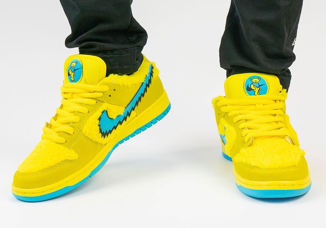 nike sb dunks yellow