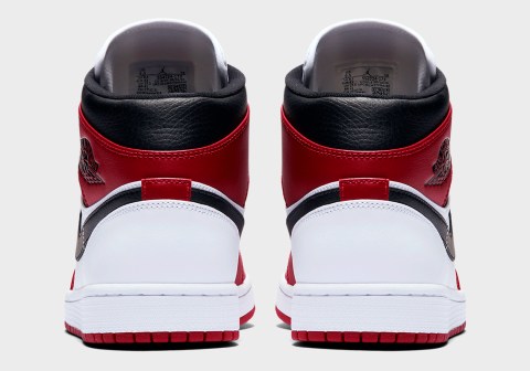 Air Jordan 1 Mid Chicago 554724-173 Release Date | SneakerNews.com