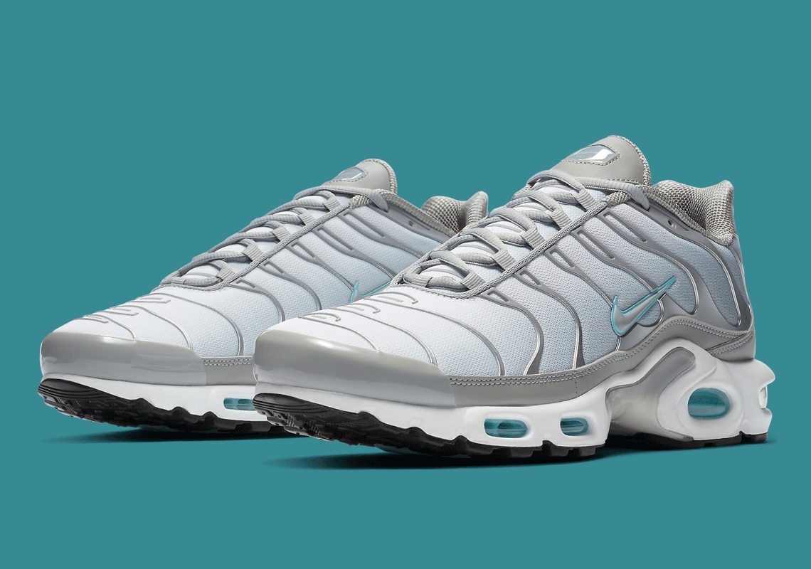 nike tn light blue