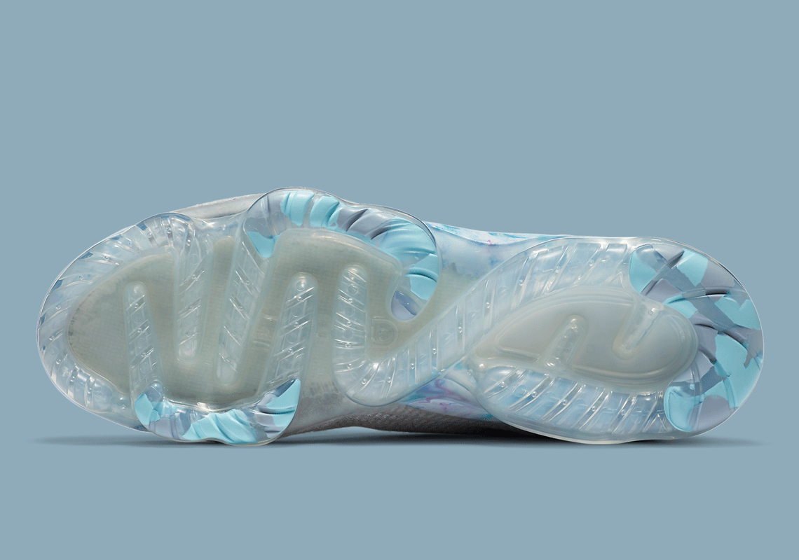 summit white vapormax 2020