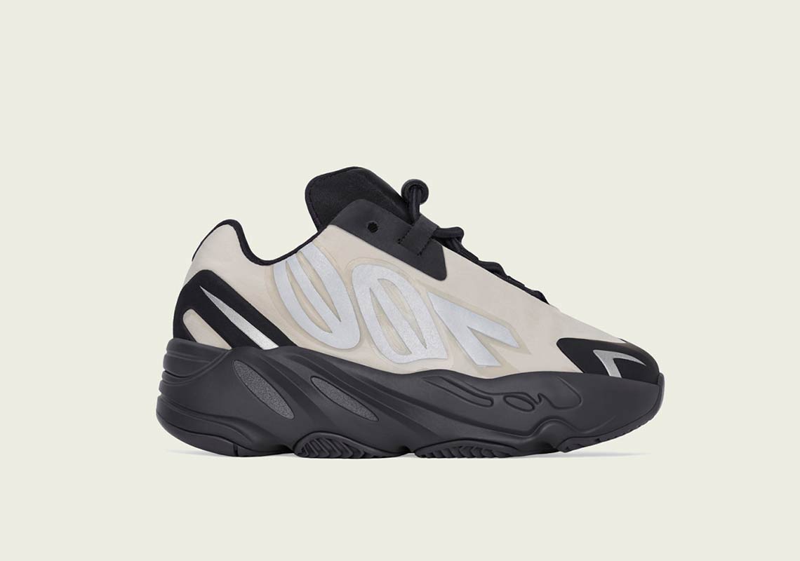 adidas Yeezy Boost 700 MNVN Bone line Date Infants 3