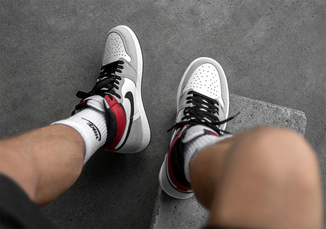 Air Jordan 1 High Light Smoke Grey 555088-126 | SneakerNews.com