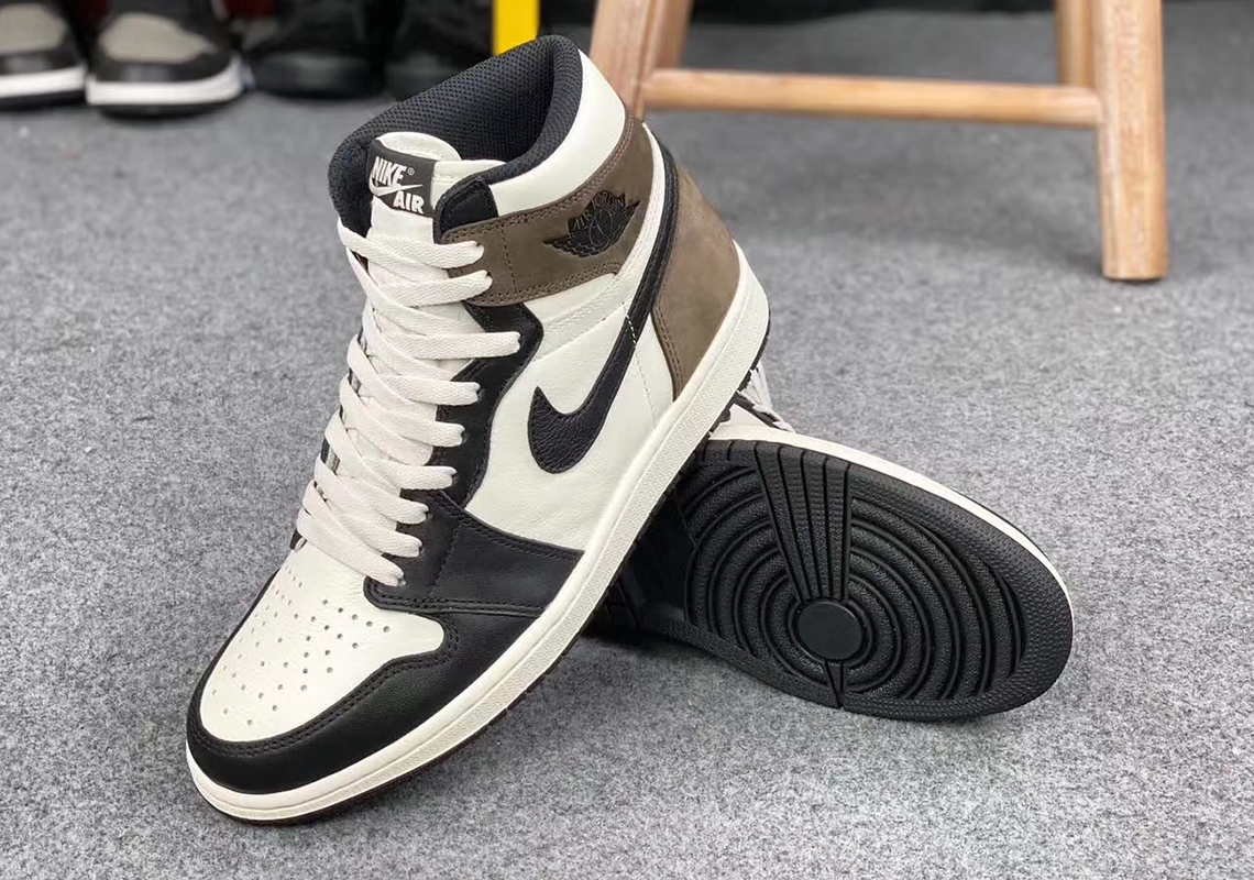 Nike Air Jordan 1 High Sail/Dark Mocha-