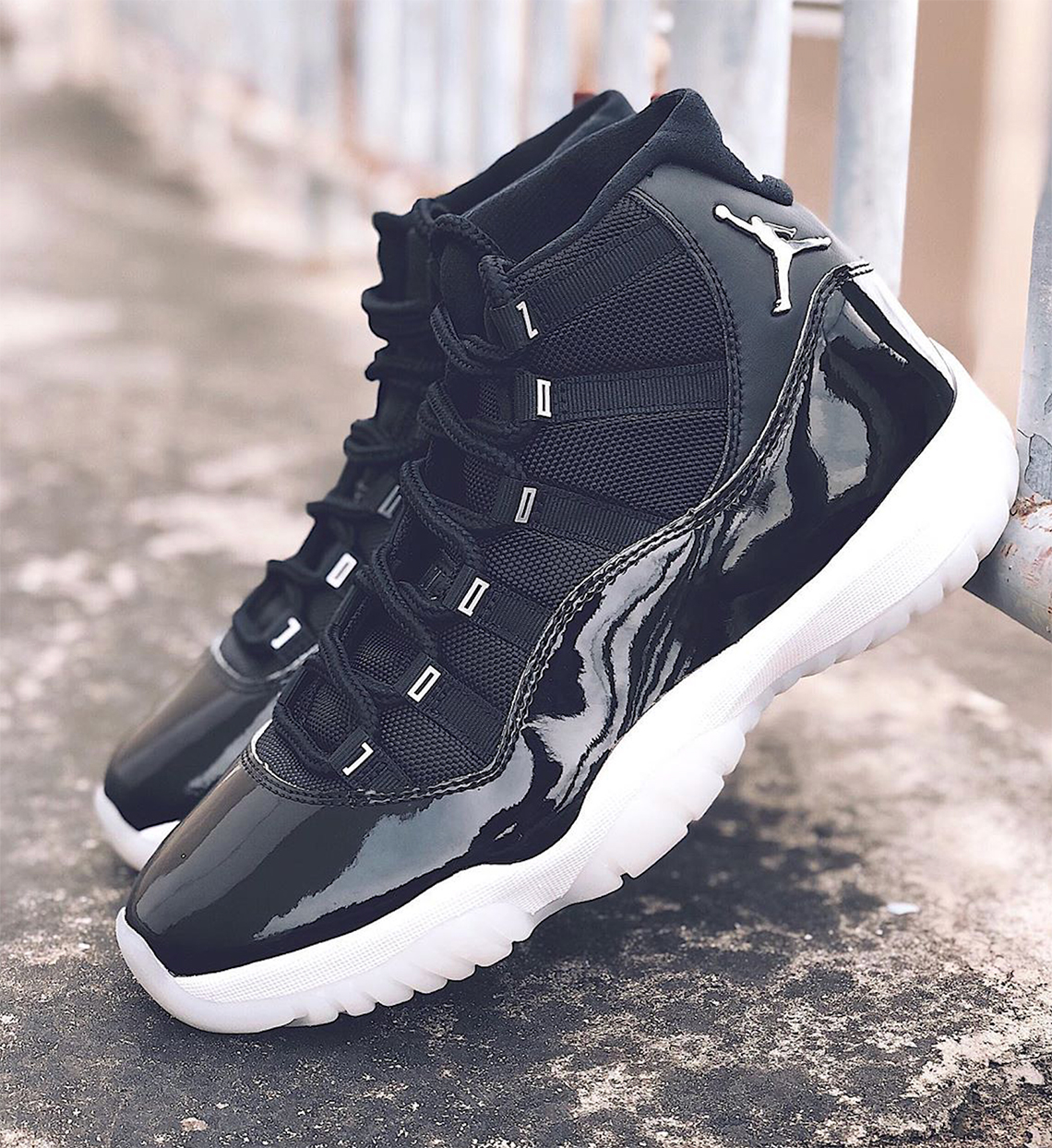 Air Jordan 11 Jubilee Black Silver 