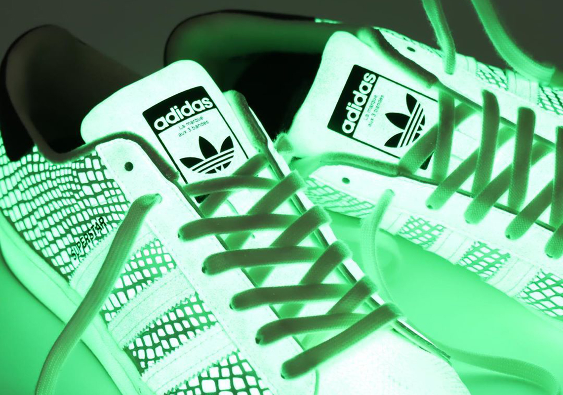 Heir measure Ripples atmos adidas Superstar Reflective Snake Release Info | SneakerNews.com