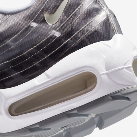 Nike Air Max 95 Footprint Sail Platinum DA4301-100 | SneakerNews.com