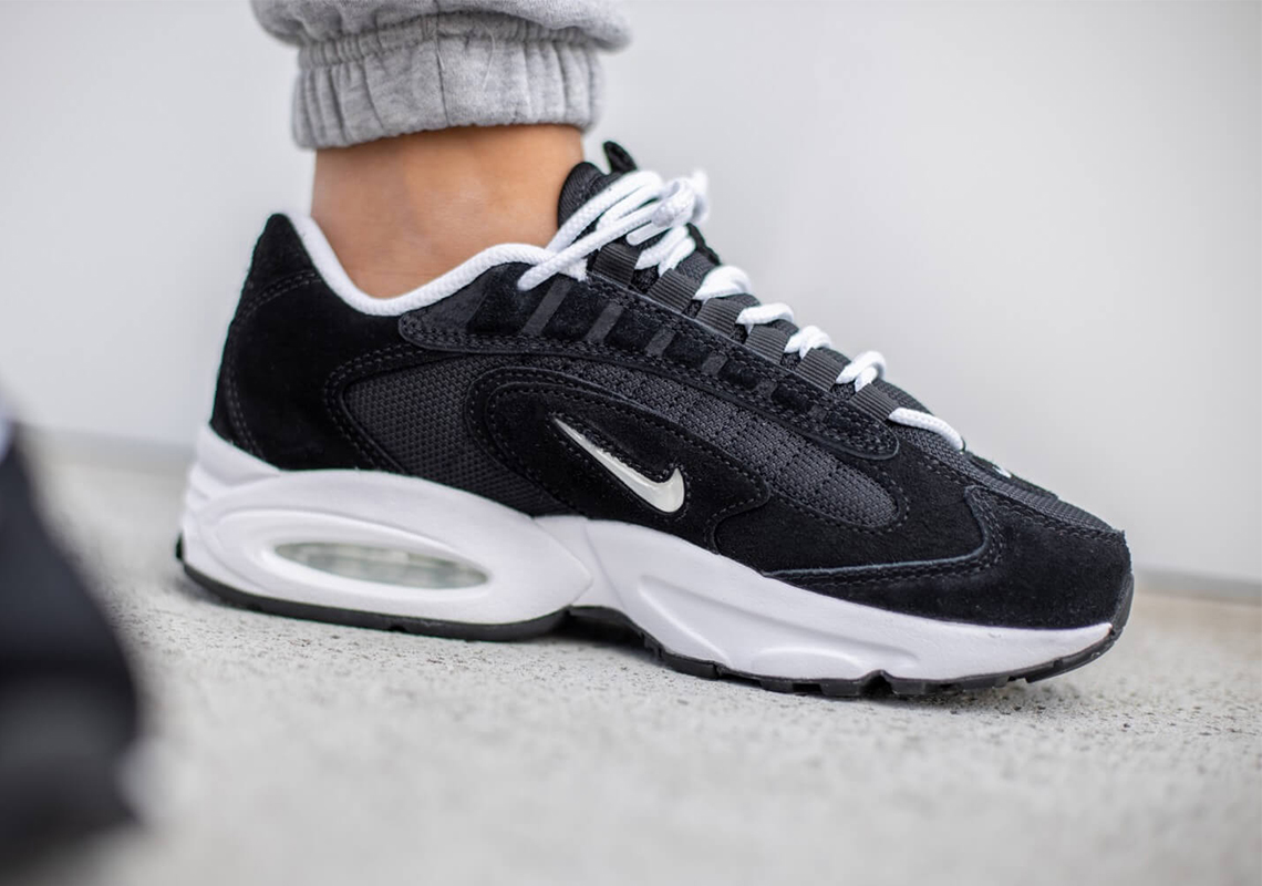 air max triax black