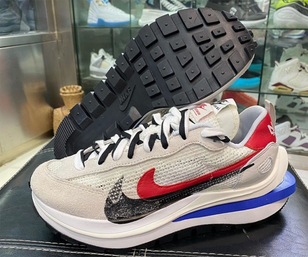 sacai Nike Vapr Waffle Black White CV1363-001 | SneakerNews.com