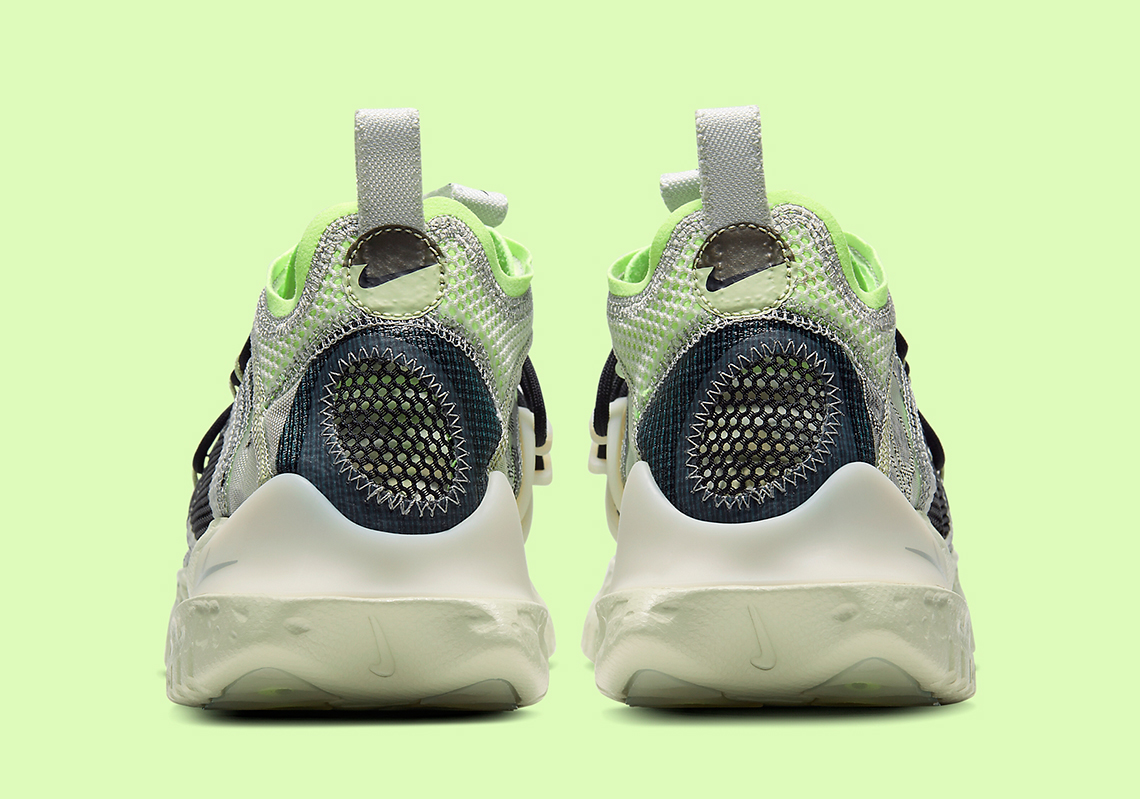 Nike ISPA Flow Spruce Aura CI1474-001 Store List | SneakerNews.com