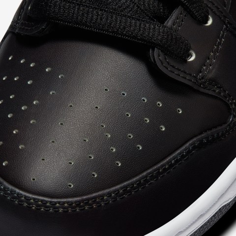 Civilist Nike SB Dunk Low CZ5123-001 Release Info | SneakerNews.com