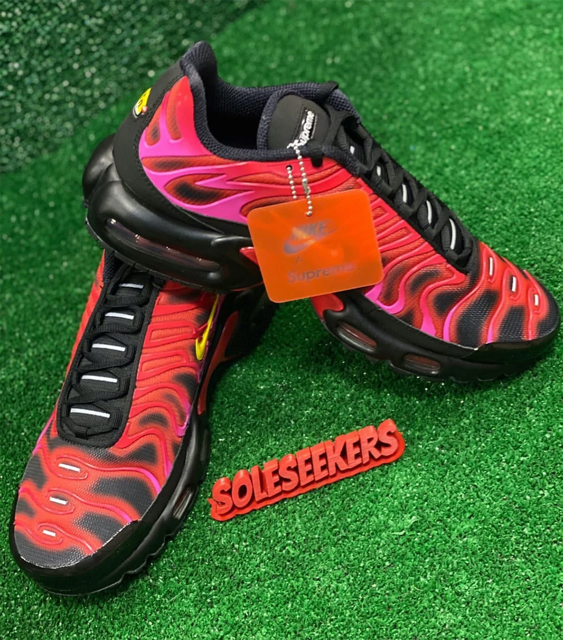 Supreme Nike Air Max Plus Red 2020 