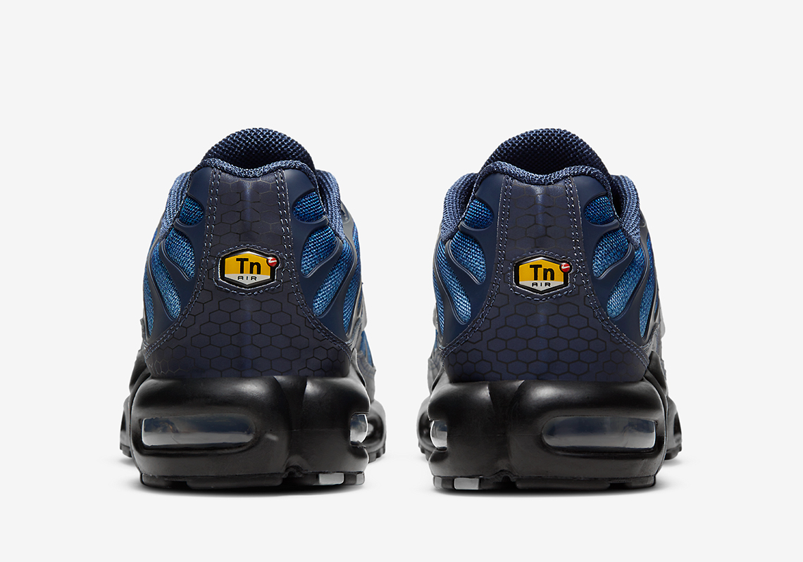 do nike air max plus run small