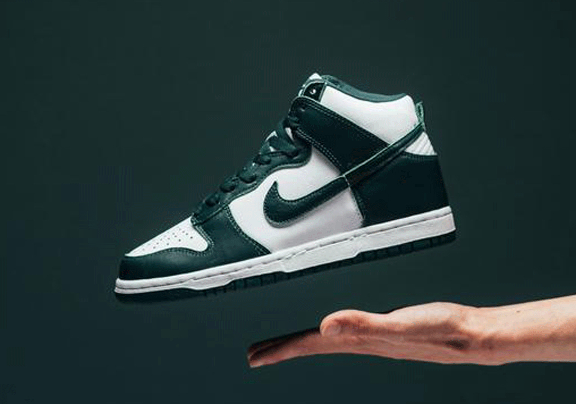 Geduld Schaken naast Nike Dunk High Spartan Green CZ8149-100 Release | SneakerNews.com