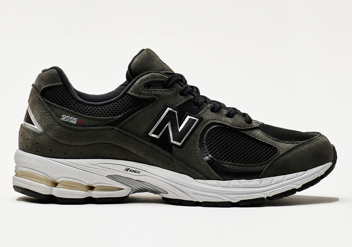 new balance 2002 running shoe