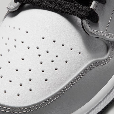 Air Jordan 1 Low Light Smoke Grey 553558-030 | SneakerNews.com