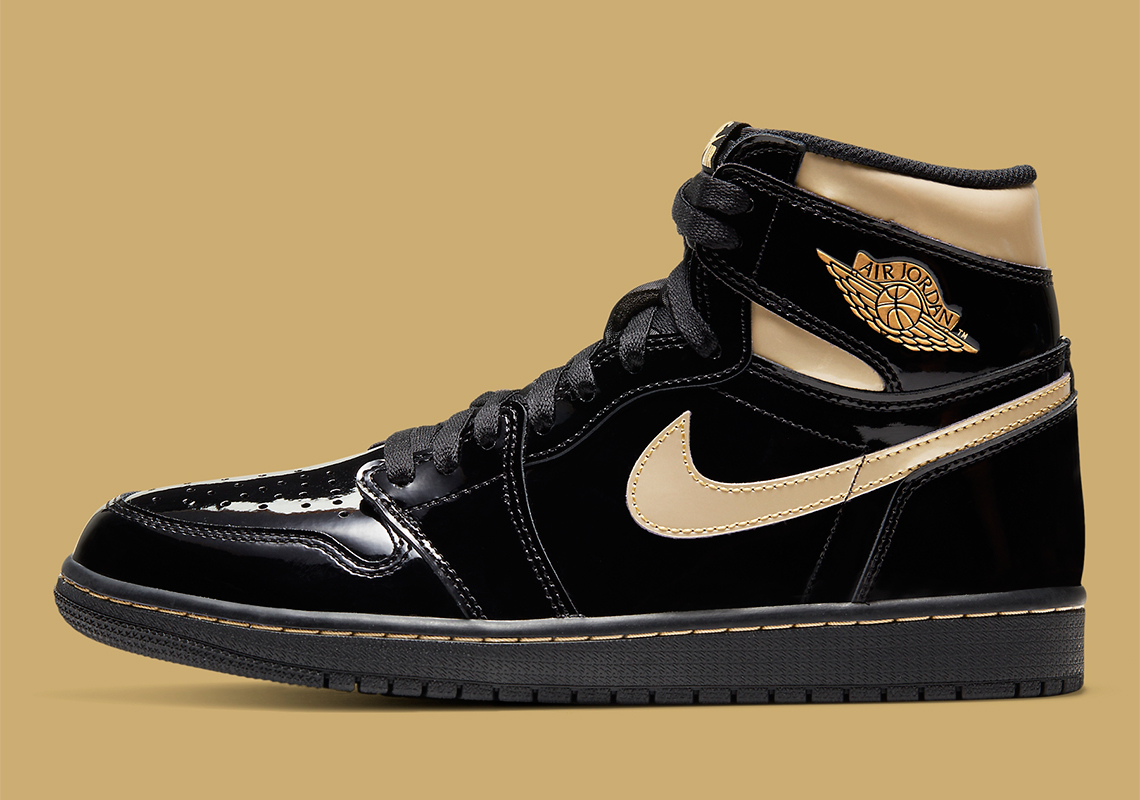Air Jordan 1 High Black Gold 555088-032 | SneakerNews.com